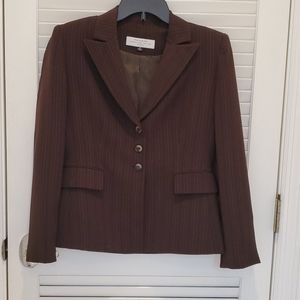 Tahari Two piece suit